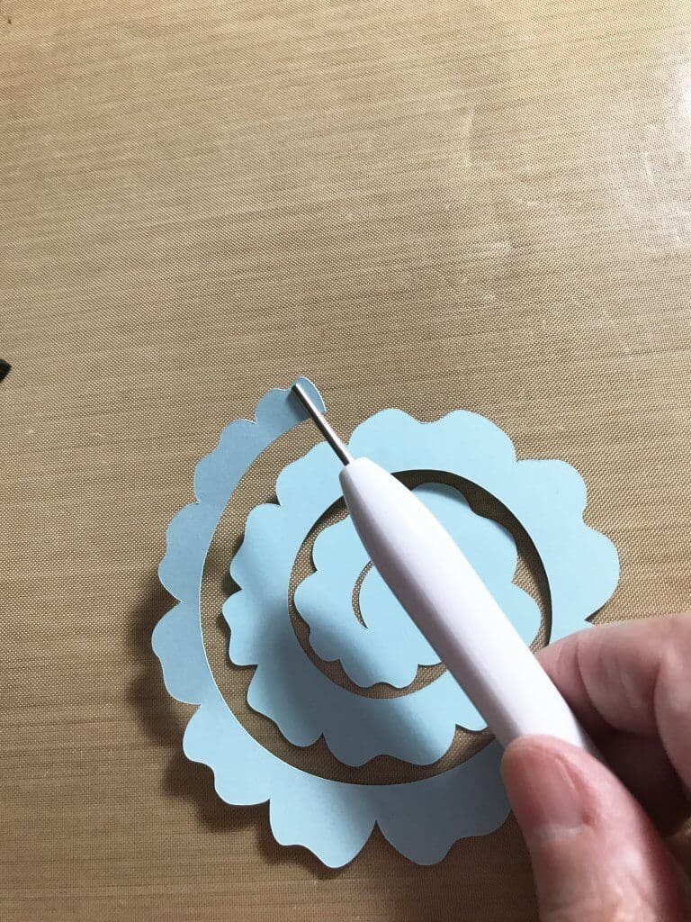 How to Make Rolled Flowers Cut With Your Cricut Machine