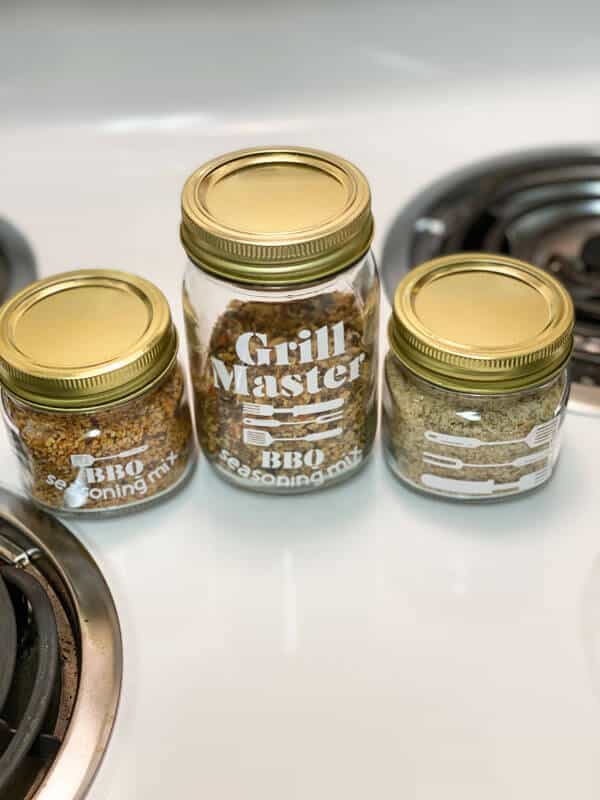 You are currently viewing Learn How to Make These Barbecue Spice Jars With The Cricut