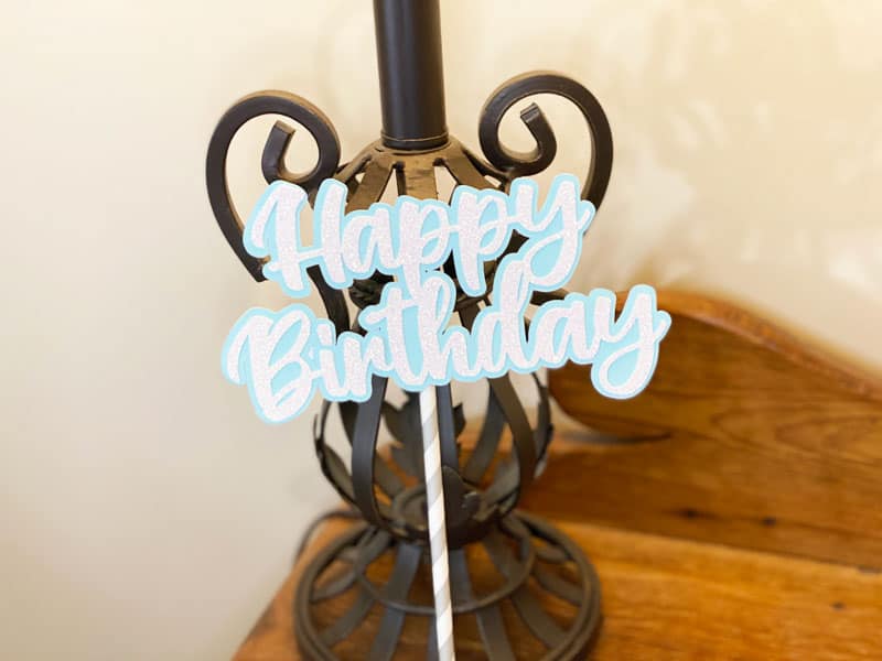 Read more about the article How To Make A Happy Birthday Cake Topper With The Cricut