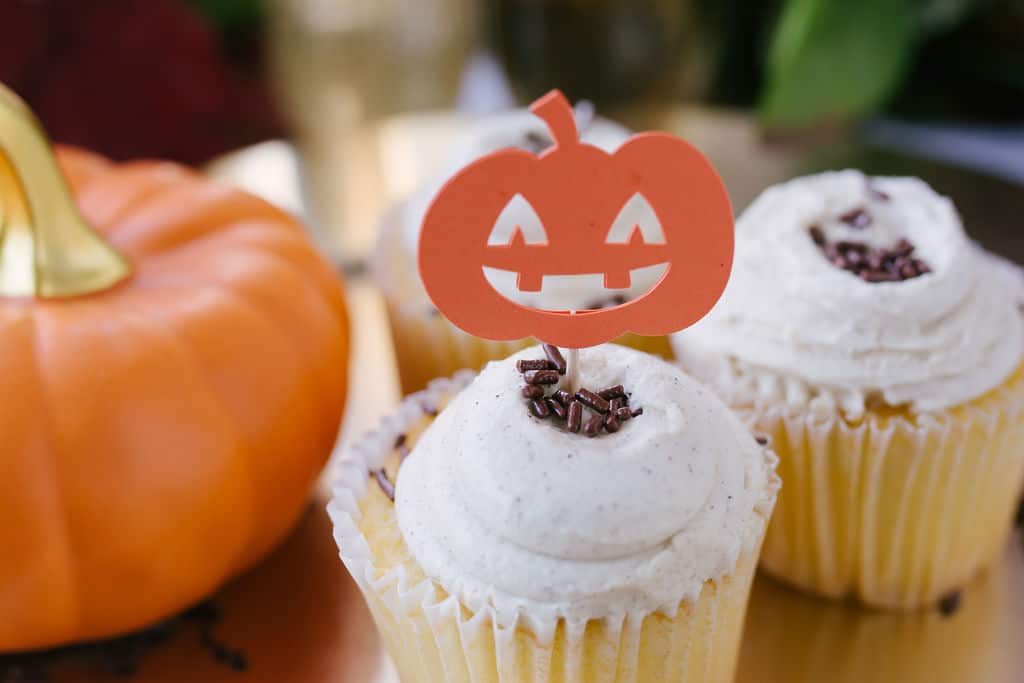Cutest Little Halloween Cupcake Toppers Made With The Cricut