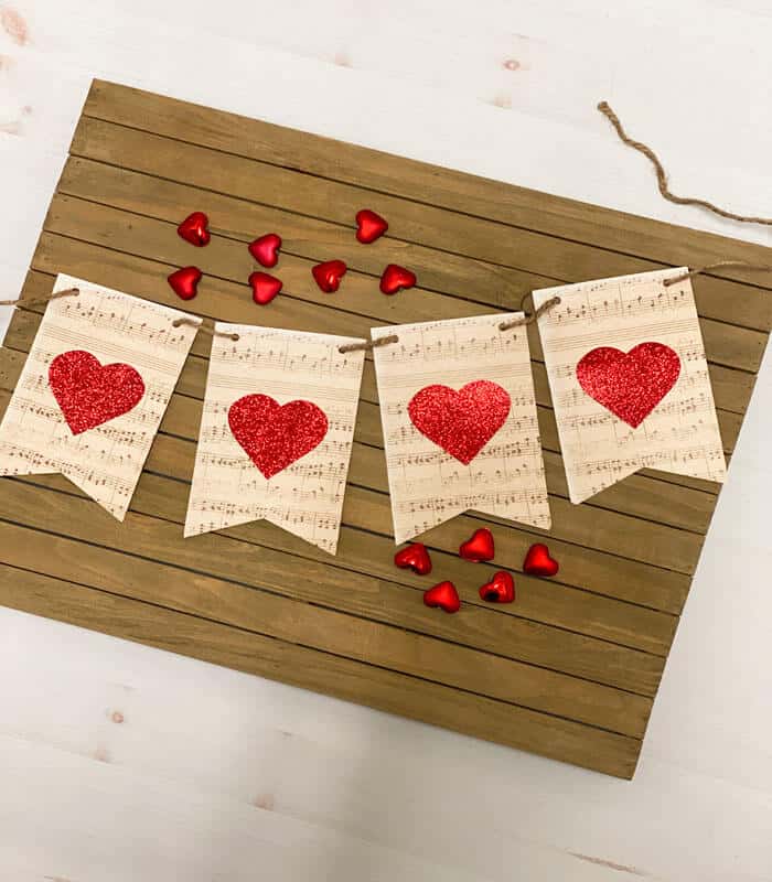 Read more about the article DIY Valentine Banner With The Cricut